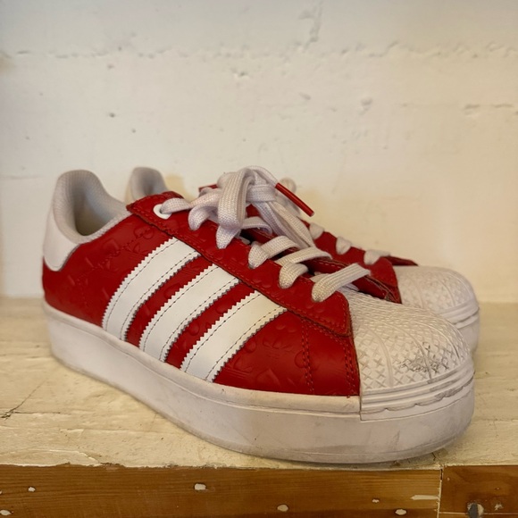 Adidas Women\'s Superstar Bold Heart Embossed Scarlet Size 6